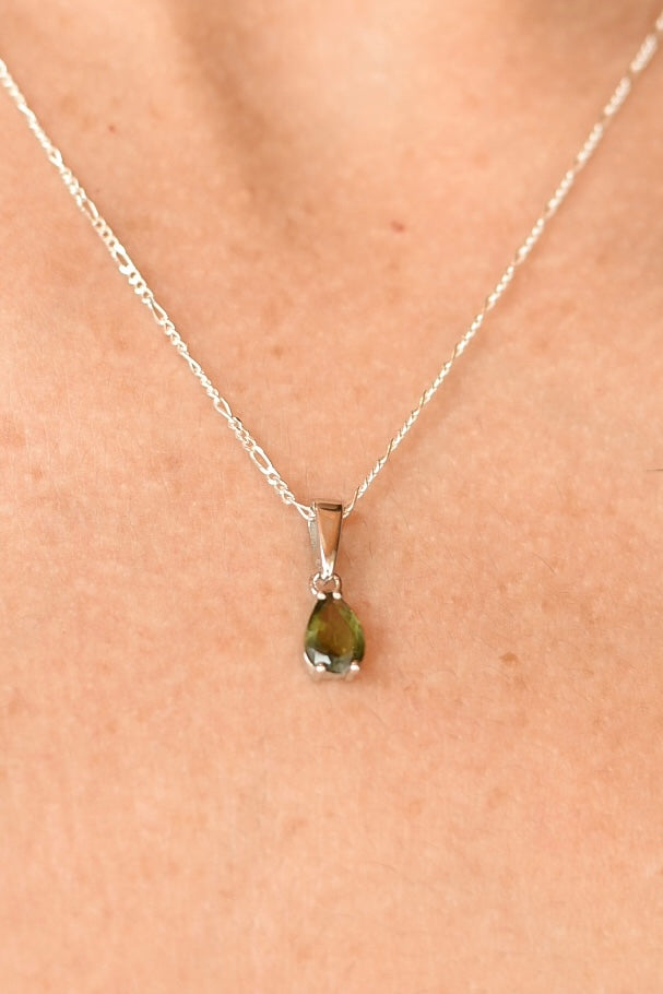 RESERVA ANTICIPADA | Colgante Moldavita Facetada | Lágrima | Buena suerte - Espiritualidad