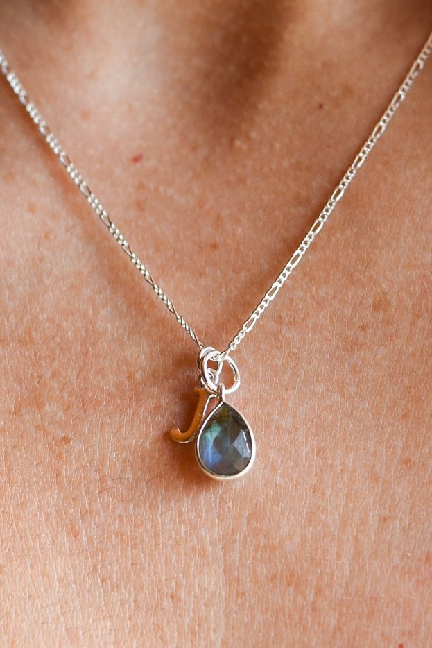 Colgante Inicial con mineral