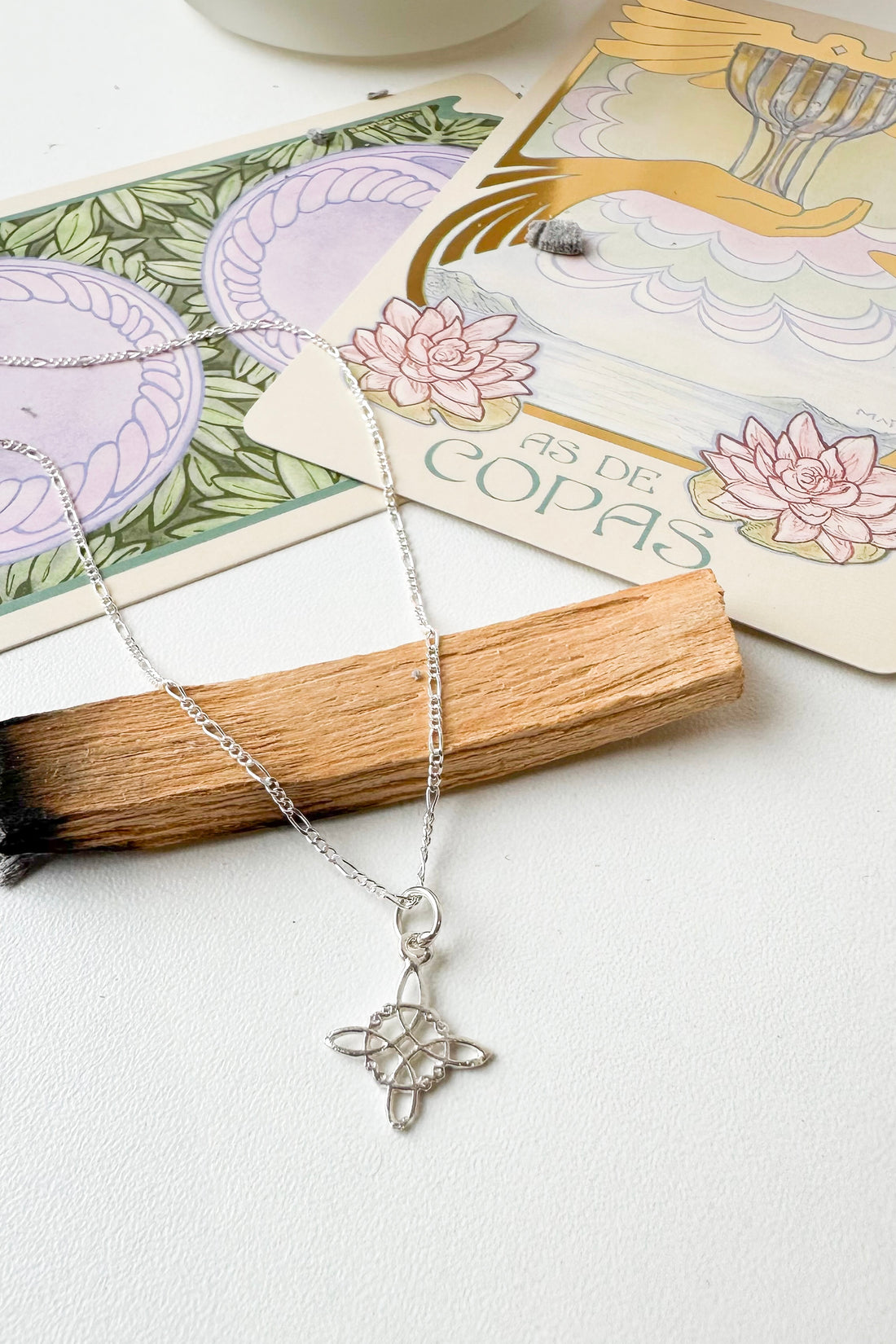 Colgante Nudo de Bruja | Plata | Amuleto Protector