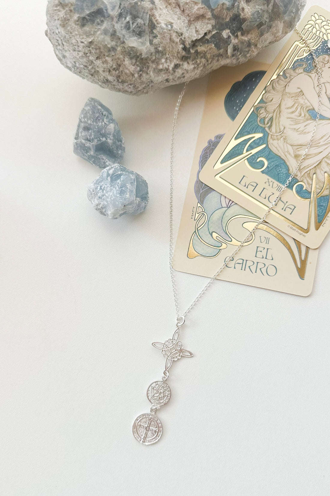 Colgante Triple Protección | Plata | Nudo de bruja, San Benito y Tetragramatón