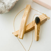 Colgante Nudo de Bruja | Plata bañada en oro