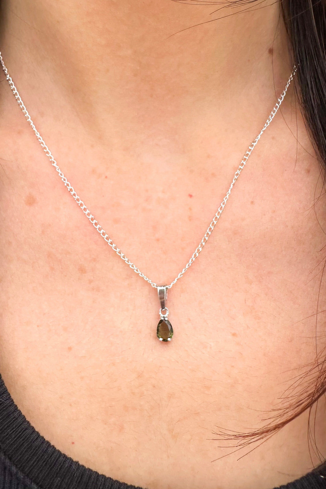 RESERVA ANTICIPADA | Colgante Moldavita Facetada | Lágrima | Buena suerte - Espiritualidad