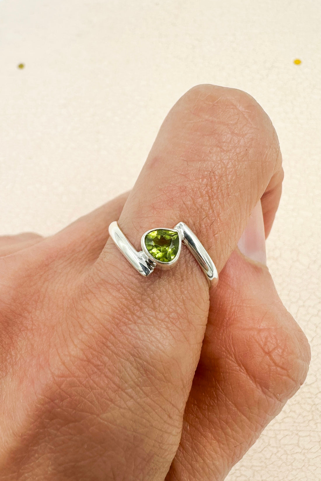 Anillo Olivino | Abundancia y amor propio.