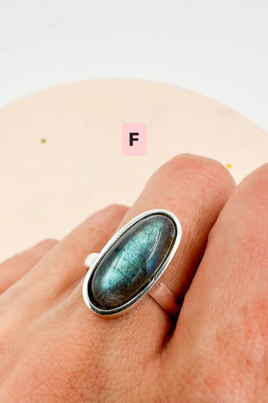 Anillo Labradorita | Transformación y protección