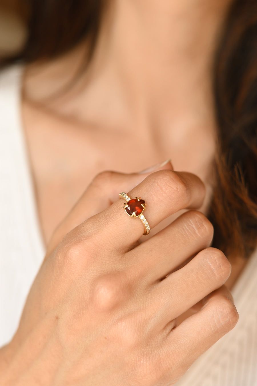 Anillo Granate | Energía y pasión
