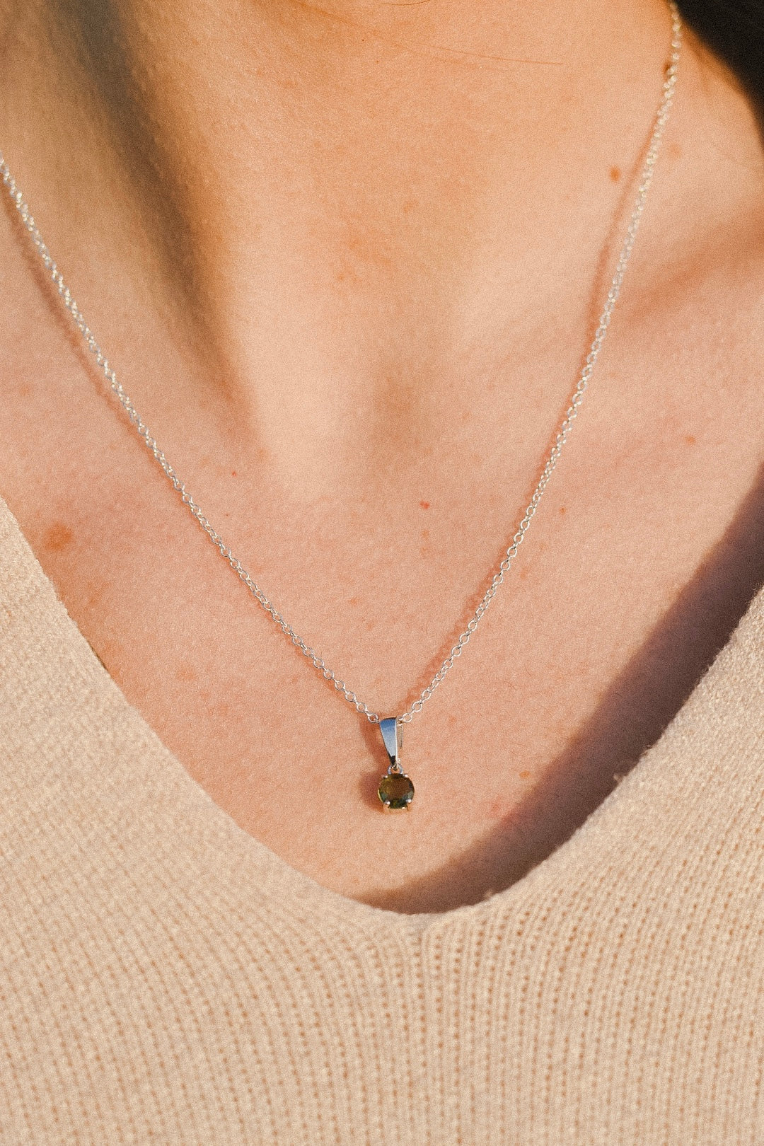 Colgante Moldavita Facetada | Circular Pequeño | Buena suerte - Espiritualidad