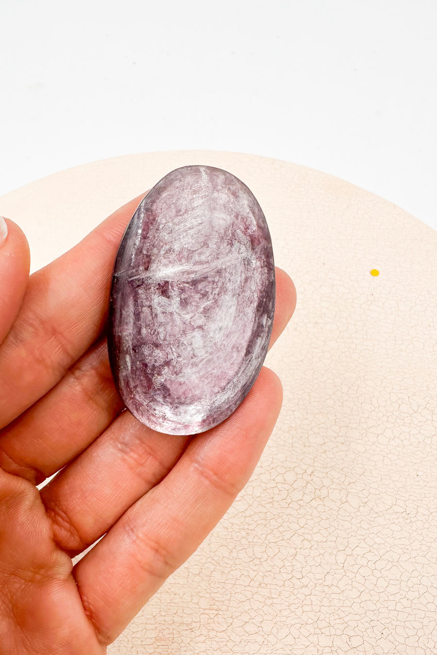 Lepidolita palmstone | Limpieza - Superación