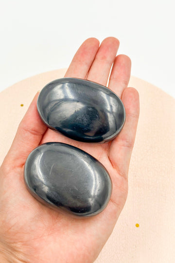 Shungite Palmstone | Cleaning - Electromagnetic Protection 