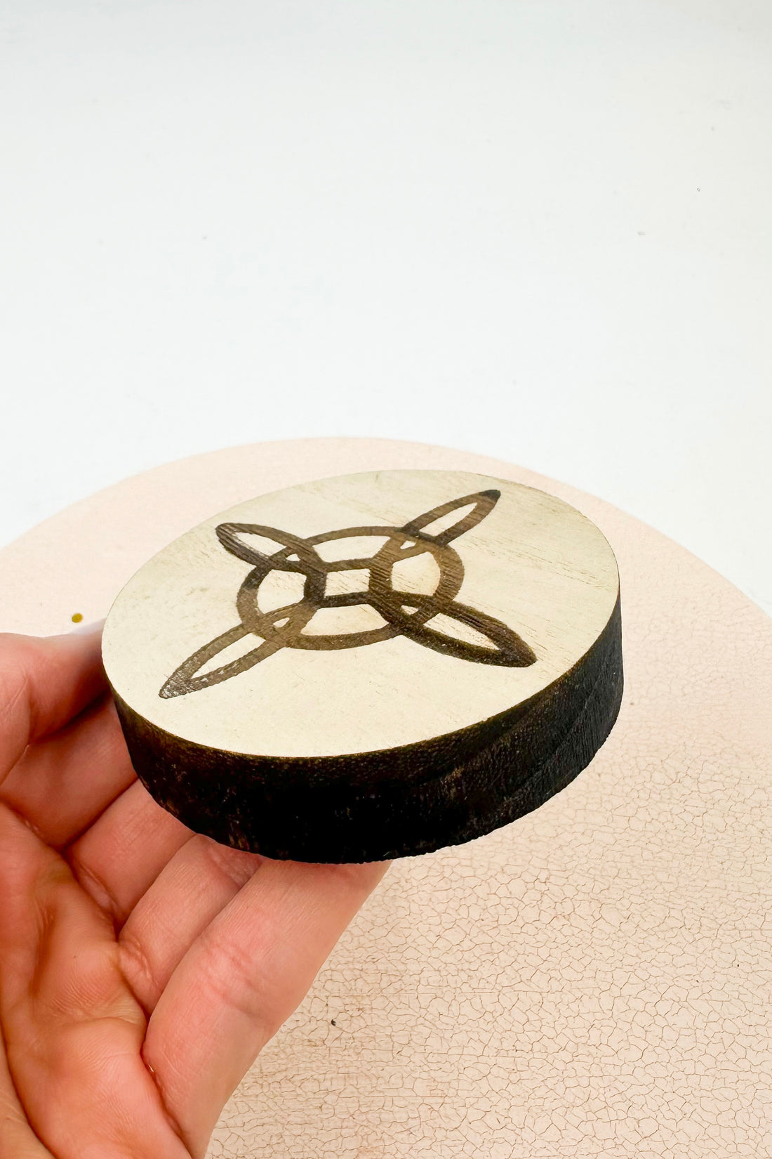 Altar de Madera | Nudo de Bruja | Protección