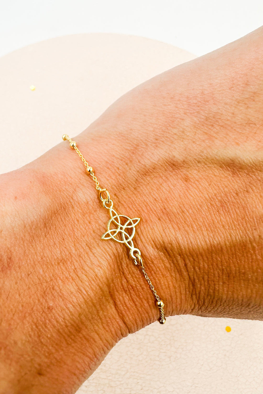 Pulsera Protección | Plata bañada en oro | Nudo de bruja