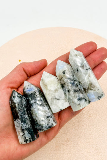Piedra Luna Generador Mediano | Feminidad - Magnetismo