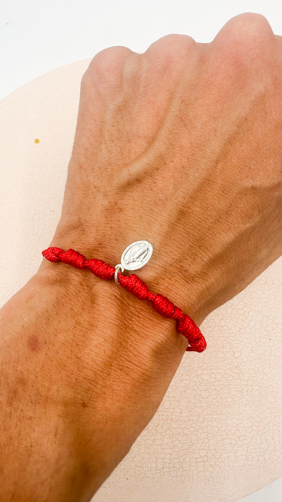 Pulsera Roja de 7 Nudos con San Benito | Protección