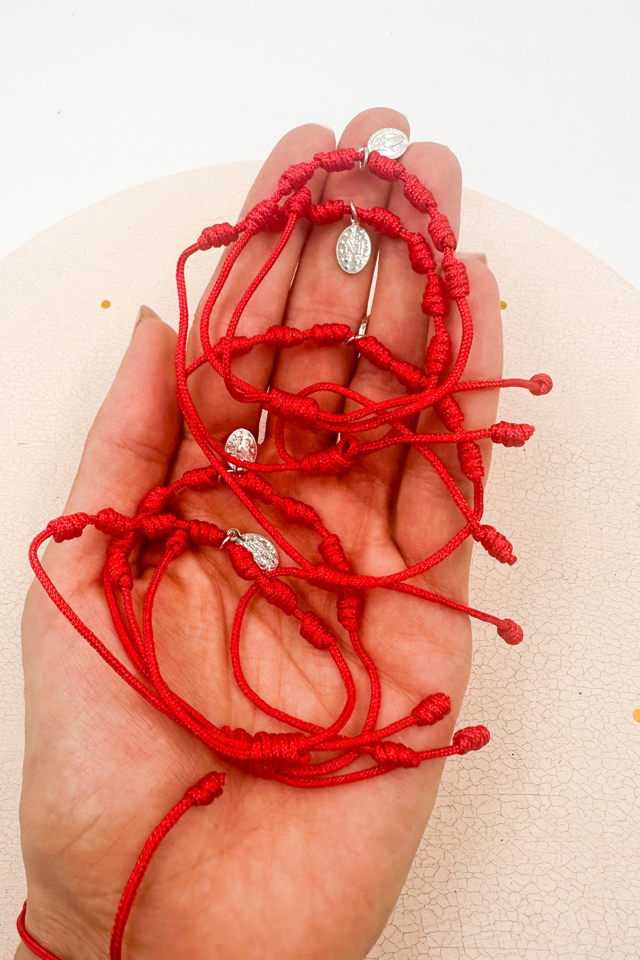Pulsera Roja de 7 Nudos con San Benito | Protección