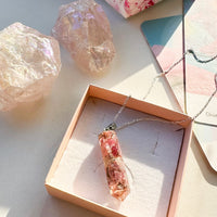 Colgante orgonite con turmalina rosa