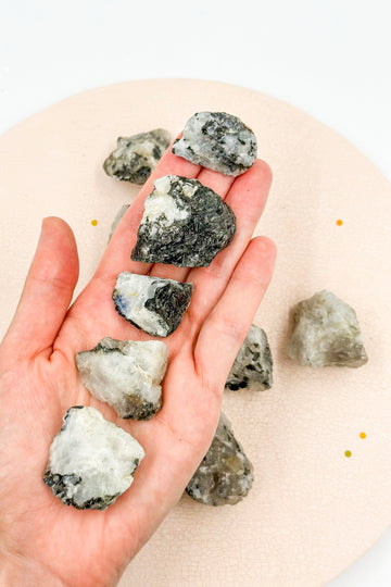 Piedra Luna Masivo Pequeño | Feminidad - Magnetismo